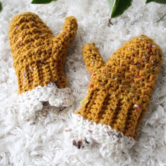✨️ S O L D ✨️ Handmade Crochet Toddler Mittens, Size 12m - Picture 2 of 3